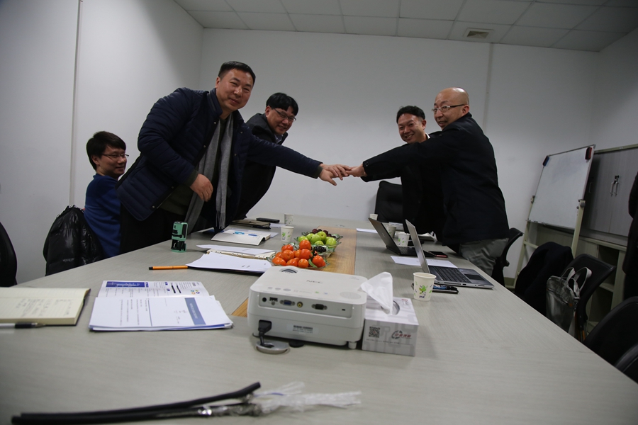 Formal cooperation signing Japanese customers, explore the robot ...